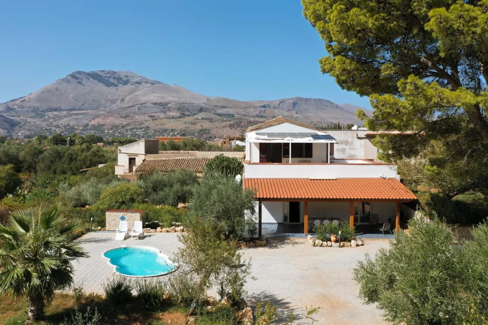 La Giara - Villa With Swimming Pool And Parking كاستيلاّماري ديل غو